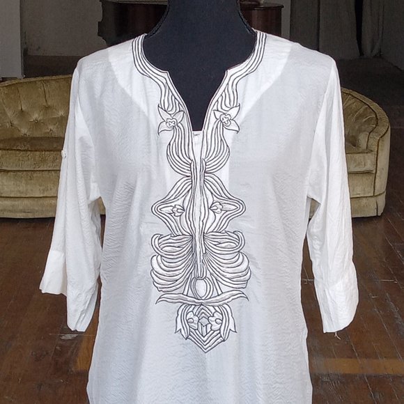 White with black embroidery patchwork detailing tunic top - Picture 7 of 9